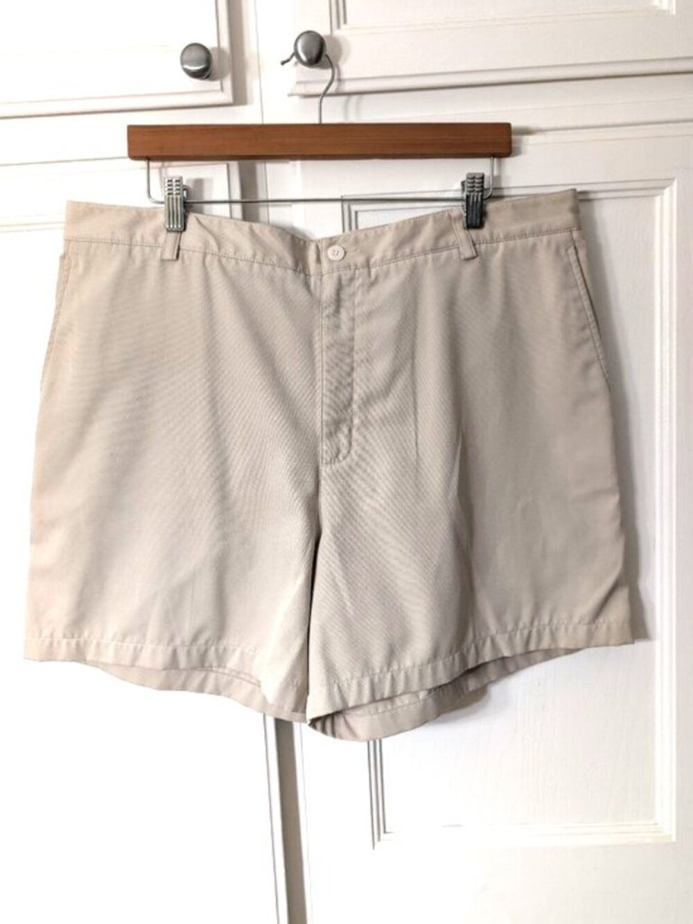 Nike Men's Khaki Flat-Front Golf Shorts Size 38